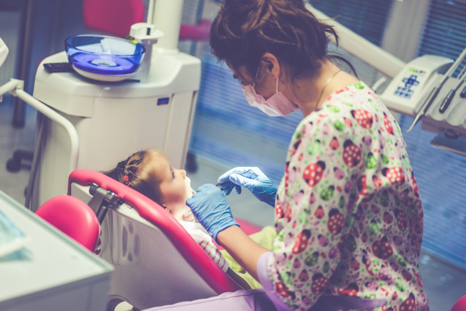 Bebê precisa ir ao dentista