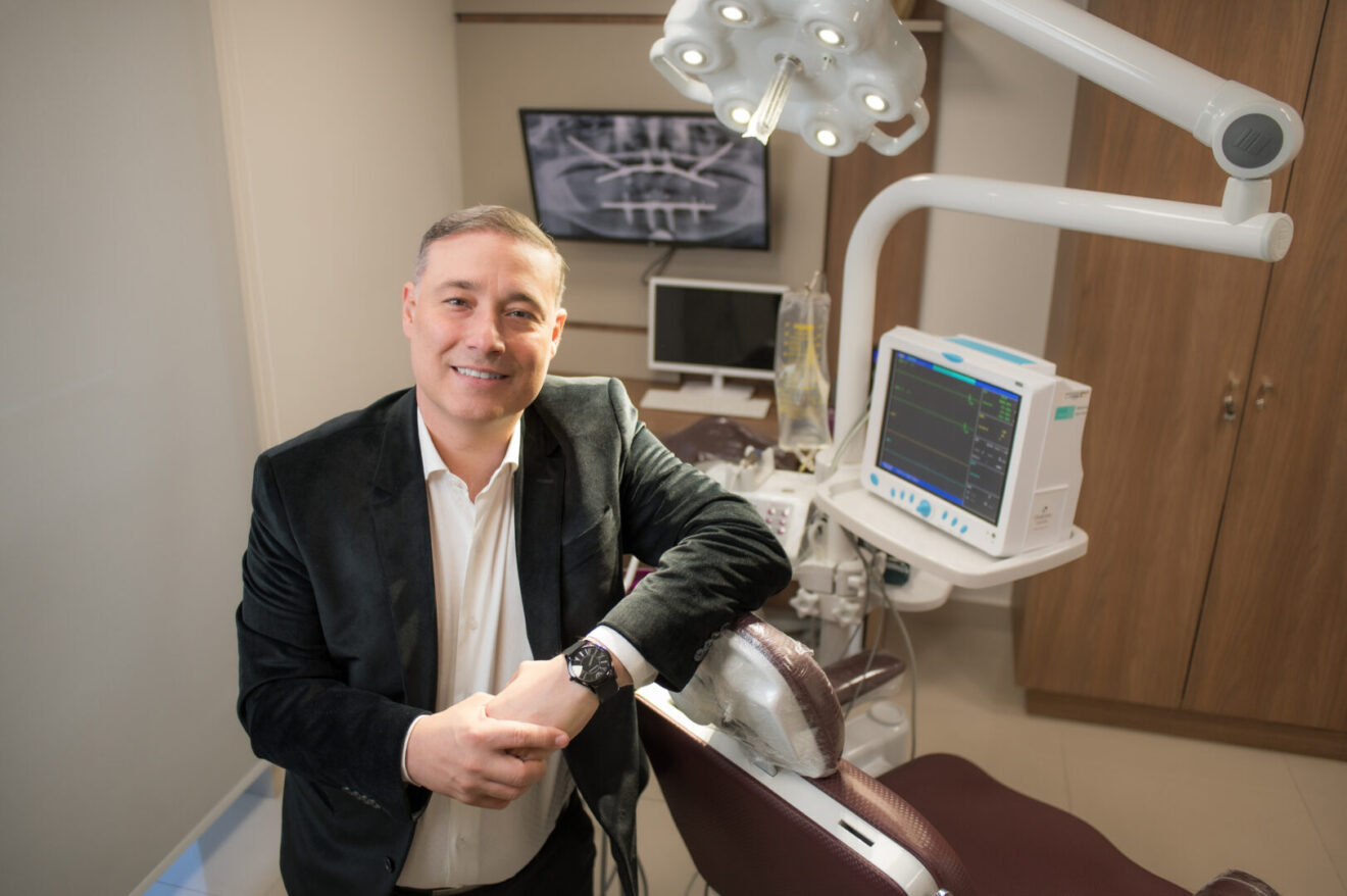 Dr. Renato Faria – CRO/MG 62.761 Cirurgião Dentista – Responsável Técnico