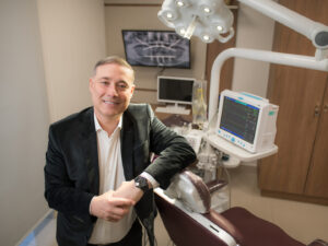 Dr. Renato Faria – CRO/MG 62.761 Cirurgião Dentista – Responsável Técnico