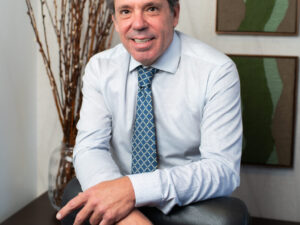 Dr. ALCIDES MOSCONI NETO CRM MG 39284 – RQE 56293 – CRM SP 102690 – RQE 108489