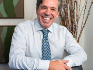 Dr. ALCIDES MOSCONI NETO CRM MG 39284 – RQE 56293 – CRM SP 102690 – RQE 108489