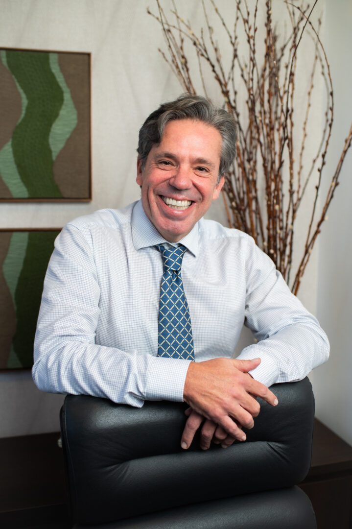 Dr. ALCIDES MOSCONI NETO CRM MG 39284 – RQE 56293 – CRM SP 102690 – RQE 108489