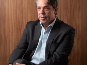 Dr. ALCIDES MOSCONI NETO CRM MG 39284 – RQE 56293 – CRM SP 102690 – RQE 108489