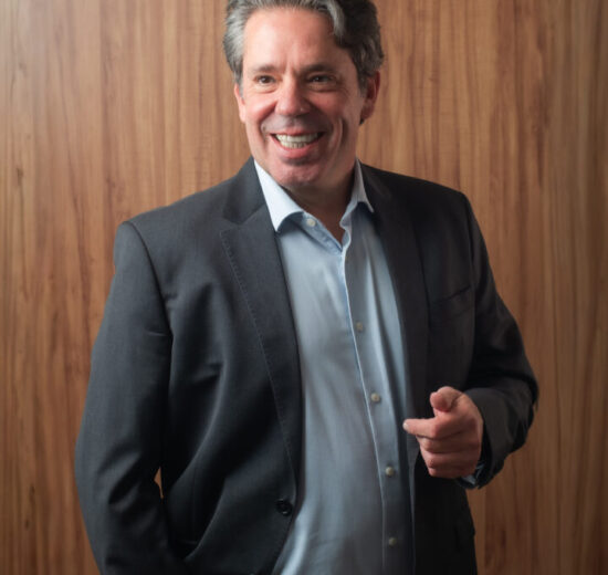 Dr. ALCIDES MOSCONI NETO CRM MG 39284 – RQE 56293 – CRM SP 102690 – RQE 108489