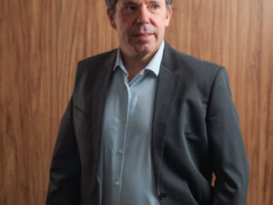 Dr. ALCIDES MOSCONI NETO CRM MG 39284 – RQE 56293 – CRM SP 102690 – RQE 108489