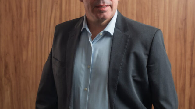 Dr. ALCIDES MOSCONI NETO CRM MG 39284 – RQE 56293 – CRM SP 102690 – RQE 108489