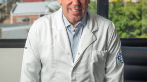Dr. ALCIDES MOSCONI NETO CRM MG 39284 – RQE 56293 – CRM SP 102690 – RQE 108489