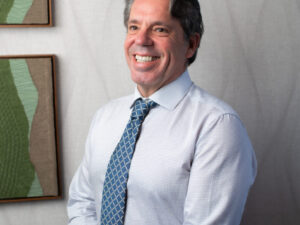 Dr. ALCIDES MOSCONI NETO CRM MG 39284 – RQE 56293 – CRM SP 102690 – RQE 108489